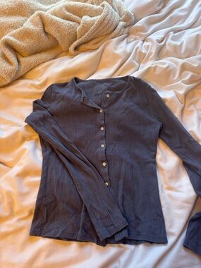 Brandy Melville Long Sleeve Button Ribbed Top in Dark Blue/navy